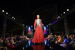 书法品牌衣服图片大全—女性专属，展现书法韵味与时尚风采