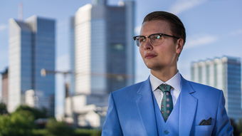 高端奢华西服定制品牌，传统与现代的完美融合