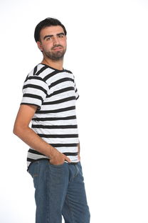 走进LL西服品牌的世界，品质、风格与时尚的完美结合