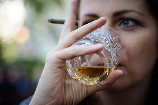 揭秘品牌颜值水杯—颜值与实用并存，你的喝水新时尚！