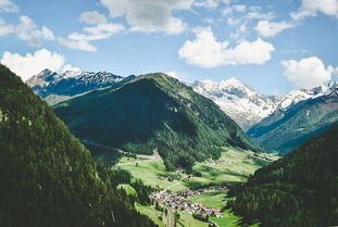 探索自然之美，选择瓷砖中的山水风景