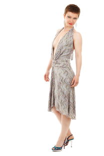 书法女性必备，那些既优雅又舒适的服装品牌推荐